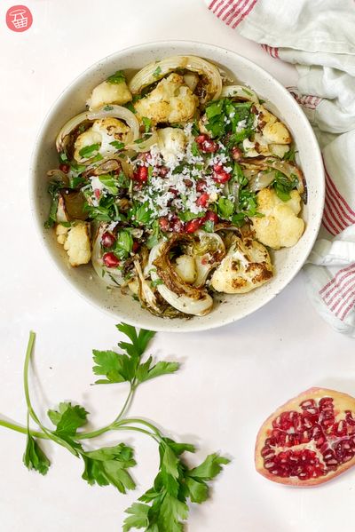 Salade de chou-fleur rôti, grenade et pistache d'inspiration Ottolenghi