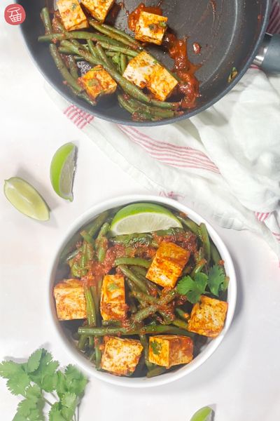Tofu & haricots verts à la sauce chraimeh d'inspiration Ottolenghi